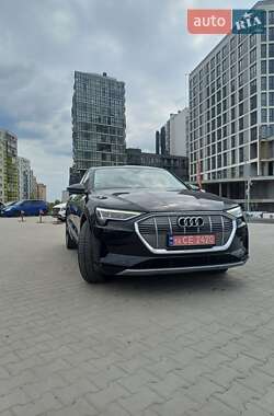 Внедорожник / Кроссовер Audi e-tron 2019 в 