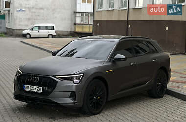 Внедорожник / Кроссовер Audi e-tron 2019 в 