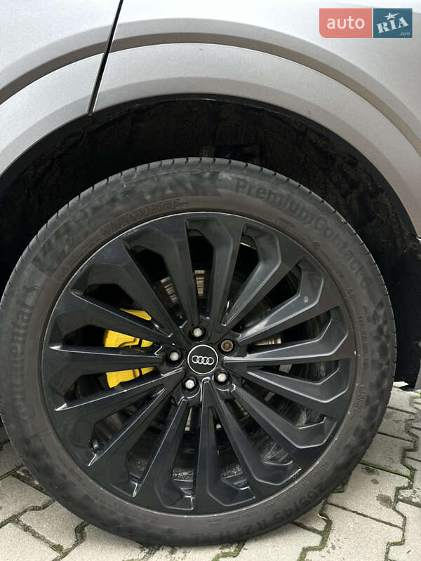 Внедорожник / Кроссовер Audi e-tron 2019 в Звягеле