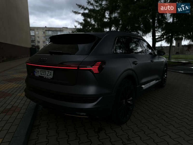Внедорожник / Кроссовер Audi e-tron 2019 в Звягеле