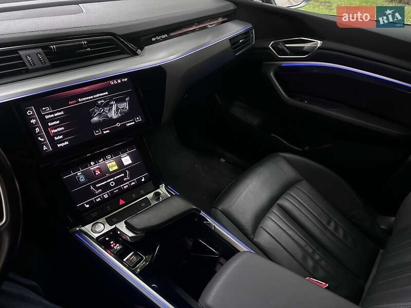 Внедорожник / Кроссовер Audi e-tron 2020 в Киеве