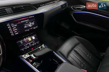 Внедорожник / Кроссовер Audi e-tron 2020 в 