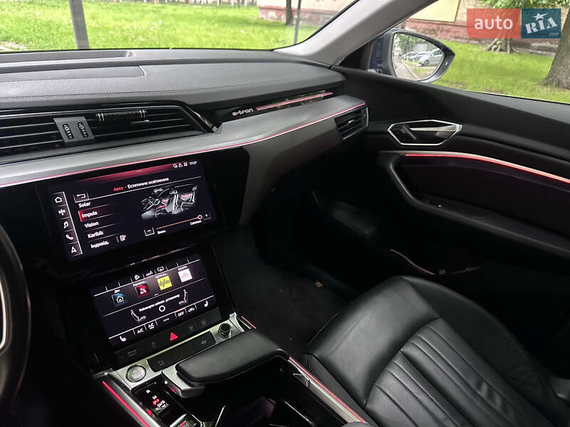 Внедорожник / Кроссовер Audi e-tron 2020 в Киеве