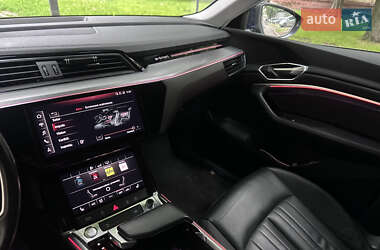 Внедорожник / Кроссовер Audi e-tron 2020 в 