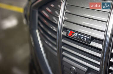 Внедорожник / Кроссовер Audi e-tron 2023 в 