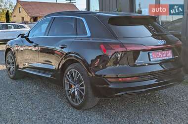 Внедорожник / Кроссовер Audi e-tron 2020 в 