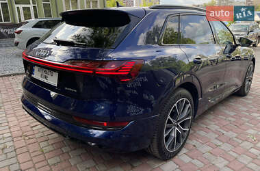 Внедорожник / Кроссовер Audi e-tron 2021 в 