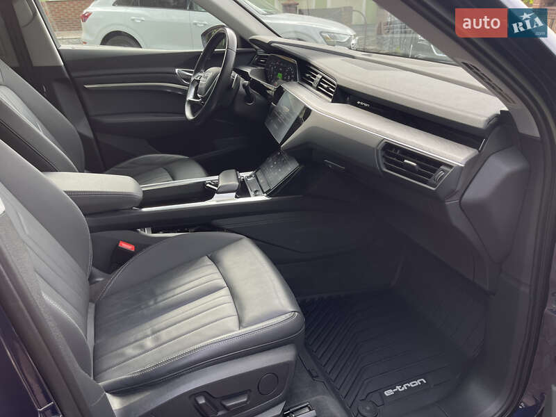 Внедорожник / Кроссовер Audi e-tron 2021 в Ровно