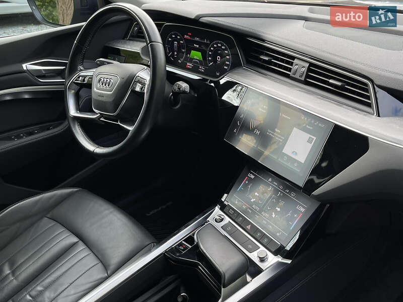 Внедорожник / Кроссовер Audi e-tron 2021 в Ровно