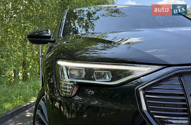 Внедорожник / Кроссовер Audi e-tron 2019 в 