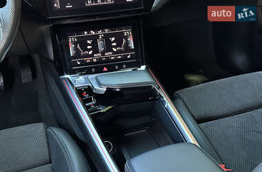 Внедорожник / Кроссовер Audi e-tron 2019 в 