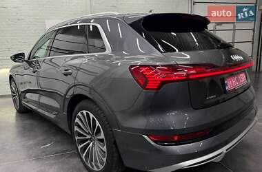 Внедорожник / Кроссовер Audi e-tron 2021 в 