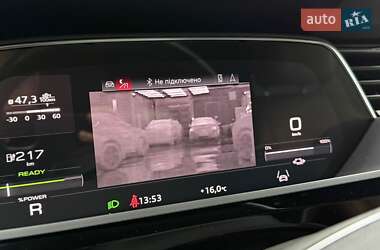 Внедорожник / Кроссовер Audi e-tron 2021 в 