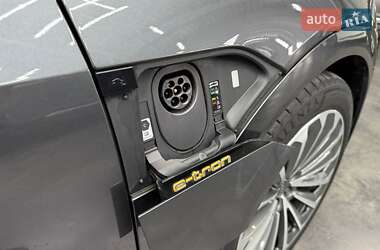Внедорожник / Кроссовер Audi e-tron 2021 в 