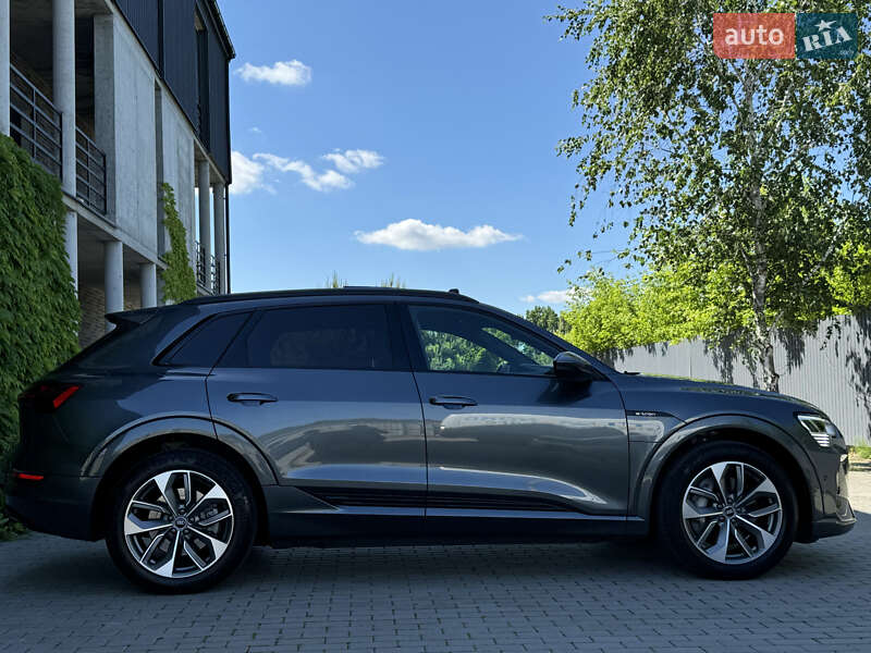 Внедорожник / Кроссовер Audi e-tron 2021 в Киеве фото 12 Внедорожник / Кроссовер Audi e-tron 2021 в Киеве