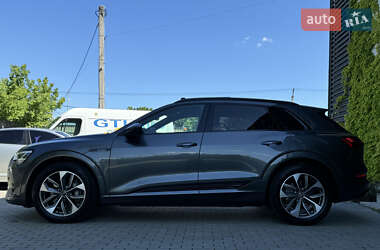 Внедорожник / Кроссовер Audi e-tron 2021 в 
