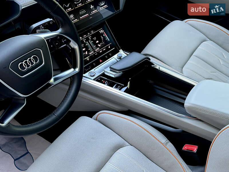 Внедорожник / Кроссовер Audi e-tron 2021 в Киеве фото 66 Внедорожник / Кроссовер Audi e-tron 2021 в Киеве