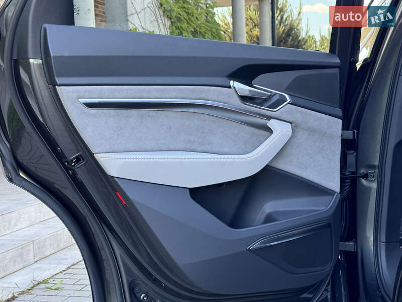 Внедорожник / Кроссовер Audi e-tron 2021 в Киеве фото 75 Внедорожник / Кроссовер Audi e-tron 2021 в Киеве