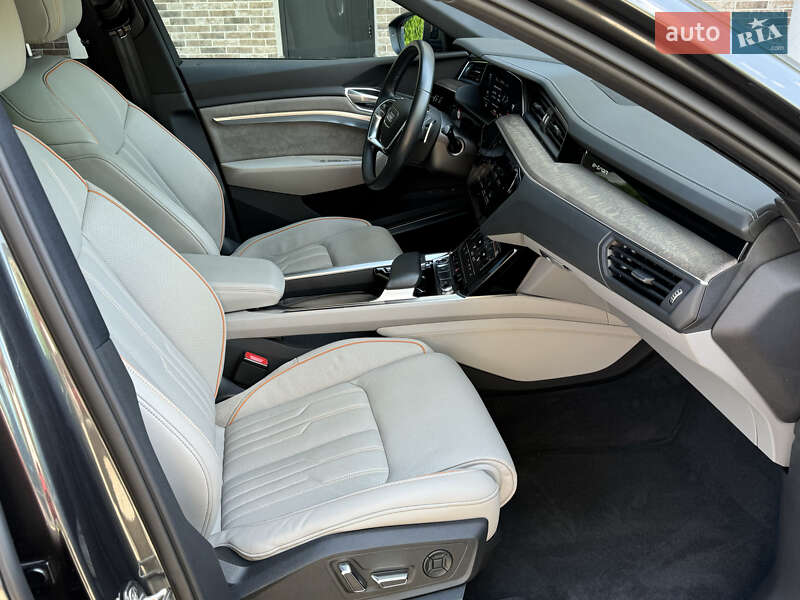 Внедорожник / Кроссовер Audi e-tron 2021 в Киеве фото 91 Внедорожник / Кроссовер Audi e-tron 2021 в Киеве