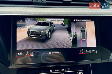 Внедорожник / Кроссовер Audi e-tron 2021 в 