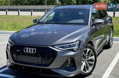Внедорожник / Кроссовер Audi e-tron 2021 в 