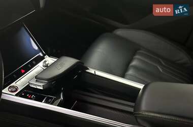 Позашляховик / Кросовер Audi e-tron 2022 в 