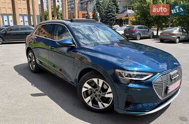 Внедорожник / Кроссовер Audi e-tron 2020 в 
