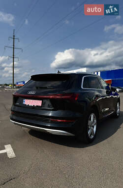 Внедорожник / Кроссовер Audi e-tron 2019 в 