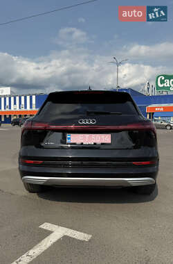 Внедорожник / Кроссовер Audi e-tron 2019 в 