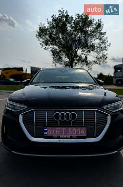 Внедорожник / Кроссовер Audi e-tron 2019 в 