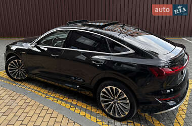Внедорожник / Кроссовер Audi e-tron 2020 в 