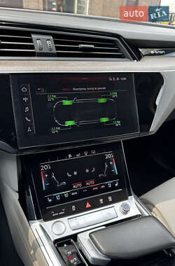Внедорожник / Кроссовер Audi e-tron 2020 в 