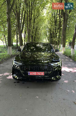 Позашляховик / Кросовер Audi e-tron 2020 в 