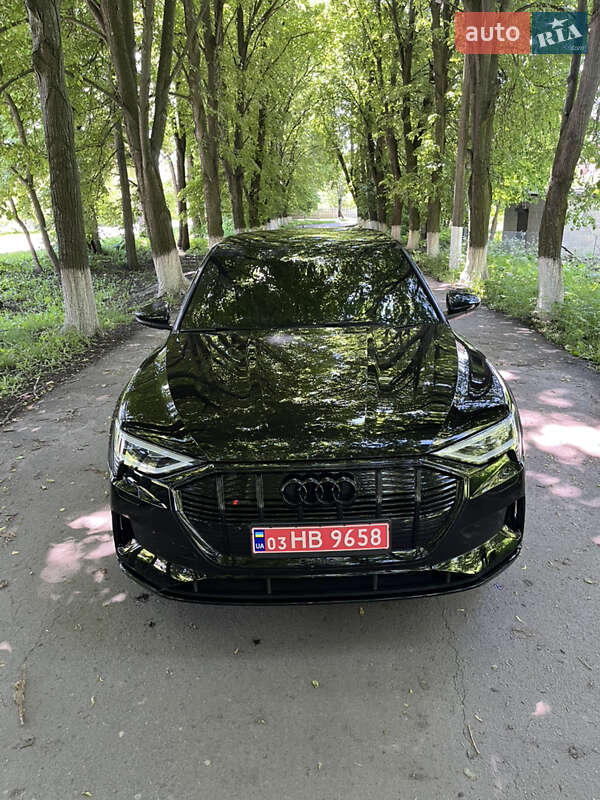 Внедорожник / Кроссовер Audi e-tron 2020 в Виннице