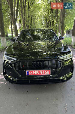 Позашляховик / Кросовер Audi e-tron 2020 в 