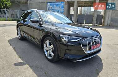 Внедорожник / Кроссовер Audi e-tron 2020 в 
