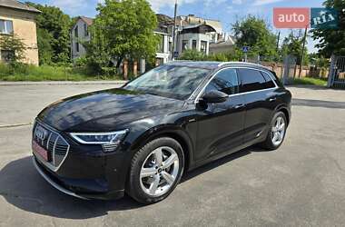 Внедорожник / Кроссовер Audi e-tron 2020 в 
