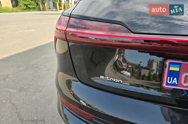 Внедорожник / Кроссовер Audi e-tron 2020 в 