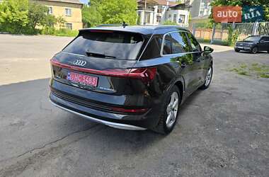 Внедорожник / Кроссовер Audi e-tron 2020 в 
