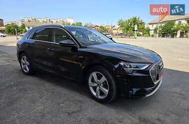 Внедорожник / Кроссовер Audi e-tron 2020 в 