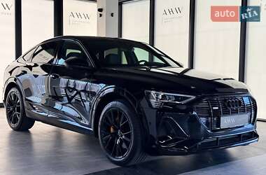 Внедорожник / Кроссовер Audi e-tron 2022 в 