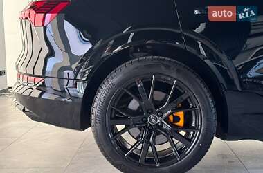 Внедорожник / Кроссовер Audi e-tron 2022 в 