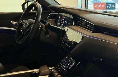Внедорожник / Кроссовер Audi e-tron 2022 в 