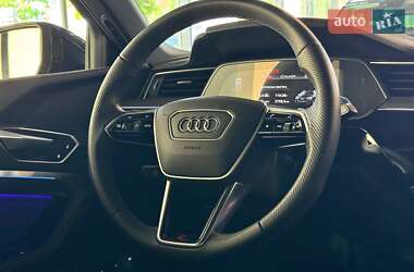 Внедорожник / Кроссовер Audi e-tron 2022 в 