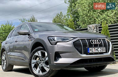 Внедорожник / Кроссовер Audi e-tron 2019 в 