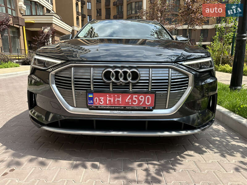 Внедорожник / Кроссовер Audi e-tron 2021 в Киеве