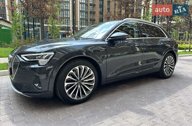 Внедорожник / Кроссовер Audi e-tron 2021 в 