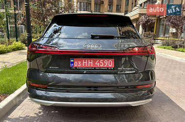 Внедорожник / Кроссовер Audi e-tron 2021 в 