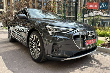 Внедорожник / Кроссовер Audi e-tron 2021 в 