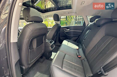 Внедорожник / Кроссовер Audi e-tron 2021 в 
